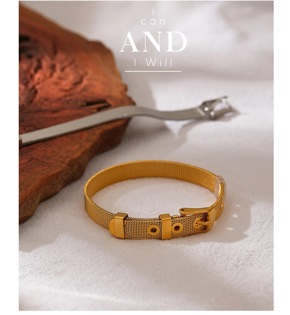 Chic Textured  Bangle