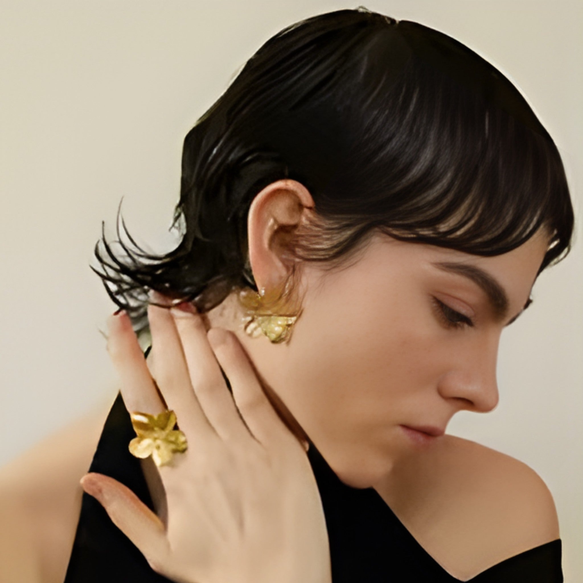 Vintage Gold Flower Earrings