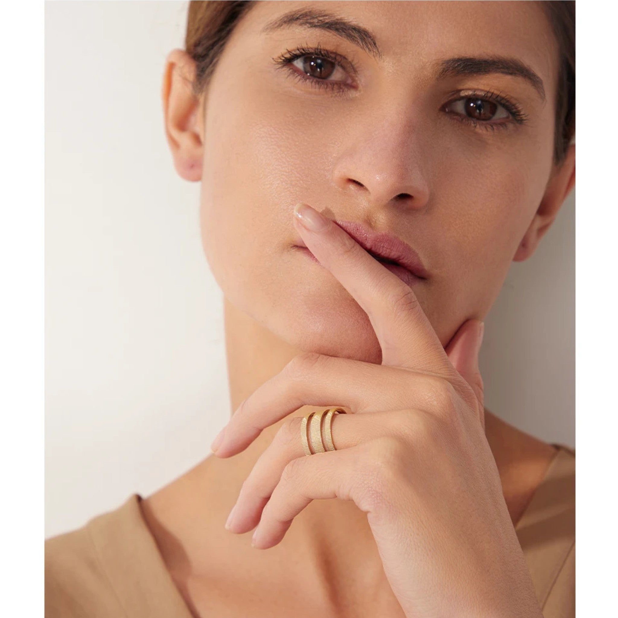 Geometric Minimal Gold Ring