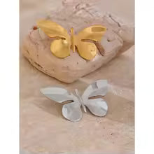 18K Gold Butterfly Brooch Pin