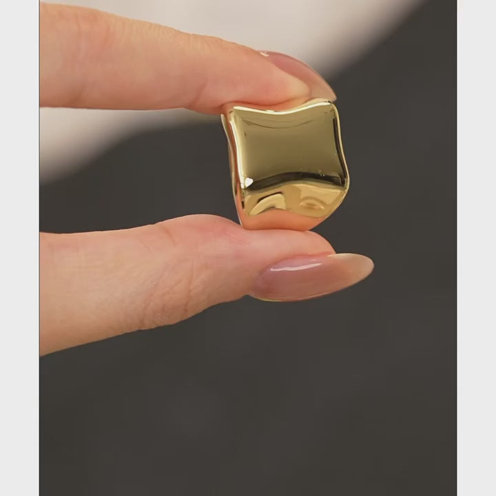 Glossy Geometric Ring